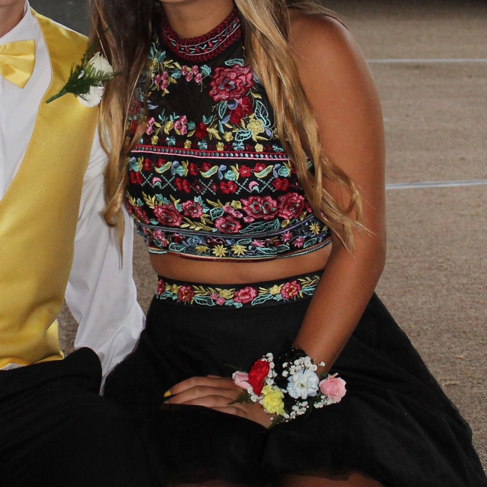 Two piece homecoming dress. size 7/8